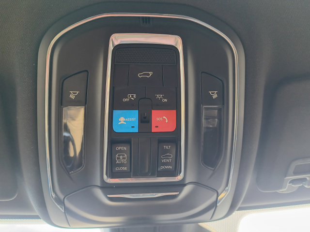 Used 2025 Jeep Grand Cherokee L Altitude AWD/4WD image 28