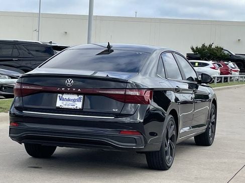 Used 2026 Volkswagen Jetta SE FWD image 4
