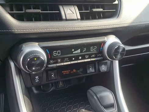 Used 2021 Toyota RAV4 XLE w/ Convenience Package AWD/4WD image 16