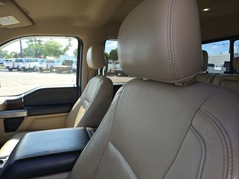 Used 2015 Ford F150 Lariat image 7