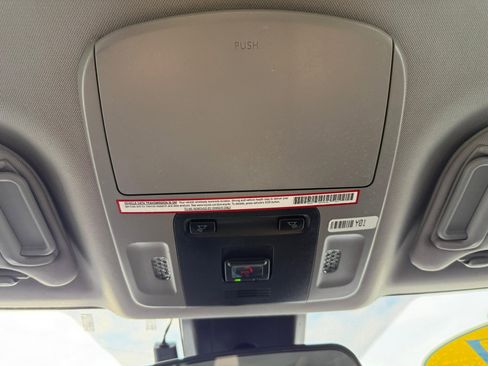 Used 2021 Toyota Camry SE w/ Cold Weather Package image 38