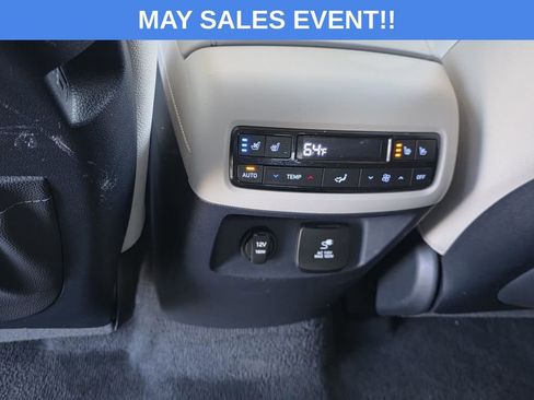 Used 2024 Hyundai Palisade Limited FWD image 13