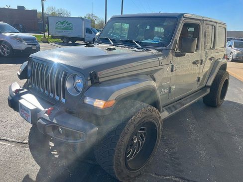 Used 2021 Jeep Wrangler Unlimited Sahara w/ Cold Weather Group AWD/4WD image 4