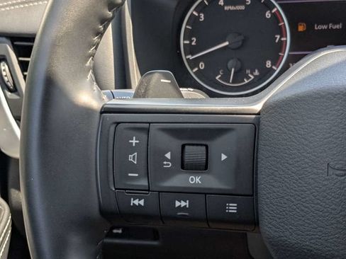 Used 2025 Nissan Rogue SV AWD/4WD image 24