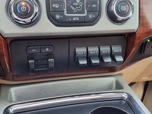 Used 2014 Ford F250 King Ranch w/ King Ranch w/Chrome Package image 14