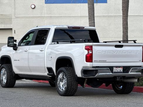 Used 2024 Chevrolet Silverado 2500 LT w/ Convenience Package image 3