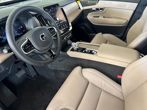 New 2026 Volvo XC90 B6 Ultra w/ Lounge Package image 9