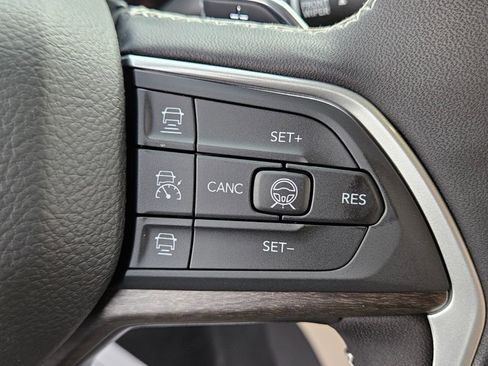 New 2026 Jeep Grand Cherokee Limited w/ Luxury Tech Group II image 22