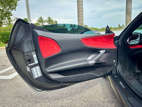 Used 2024 Ferrari SF90 Spider AWD/4WD image 17