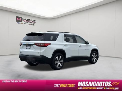 Used 2021 Chevrolet Traverse LT w/ LT Premium Package AWD/4WD image 8