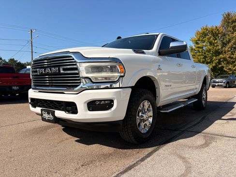 Used 2022 RAM 2500 Laramie AWD/4WD image 4