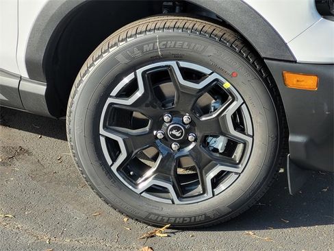 New 2025 Ford Bronco Sport Outer Banks image 9