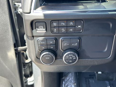 Used 2025 Chevrolet Tahoe Z71 AWD/4WD image 32