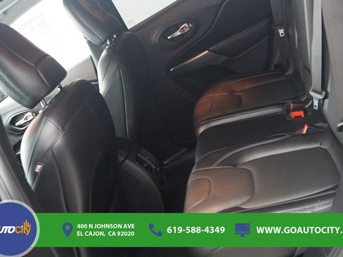 Used 2021 Jeep Cherokee Limited w/ Elite Package FWD image 14
