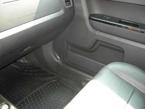 Used 2010 Ford Escape Limited AWD/4WD image 13