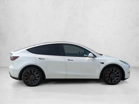 Used 2021 Tesla Model Y Performance image 4