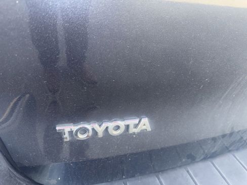 Used 2010 Toyota Sienna LE FWD image 11