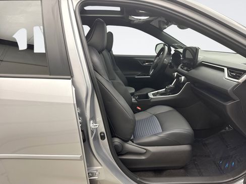 Used 2024 Toyota RAV4 XSE w/ Advanced Technology Package image 18