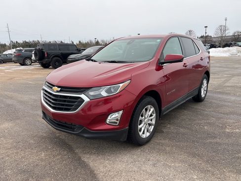 Used 2020 Chevrolet Equinox LT w/ Driver Convenience Package image 2