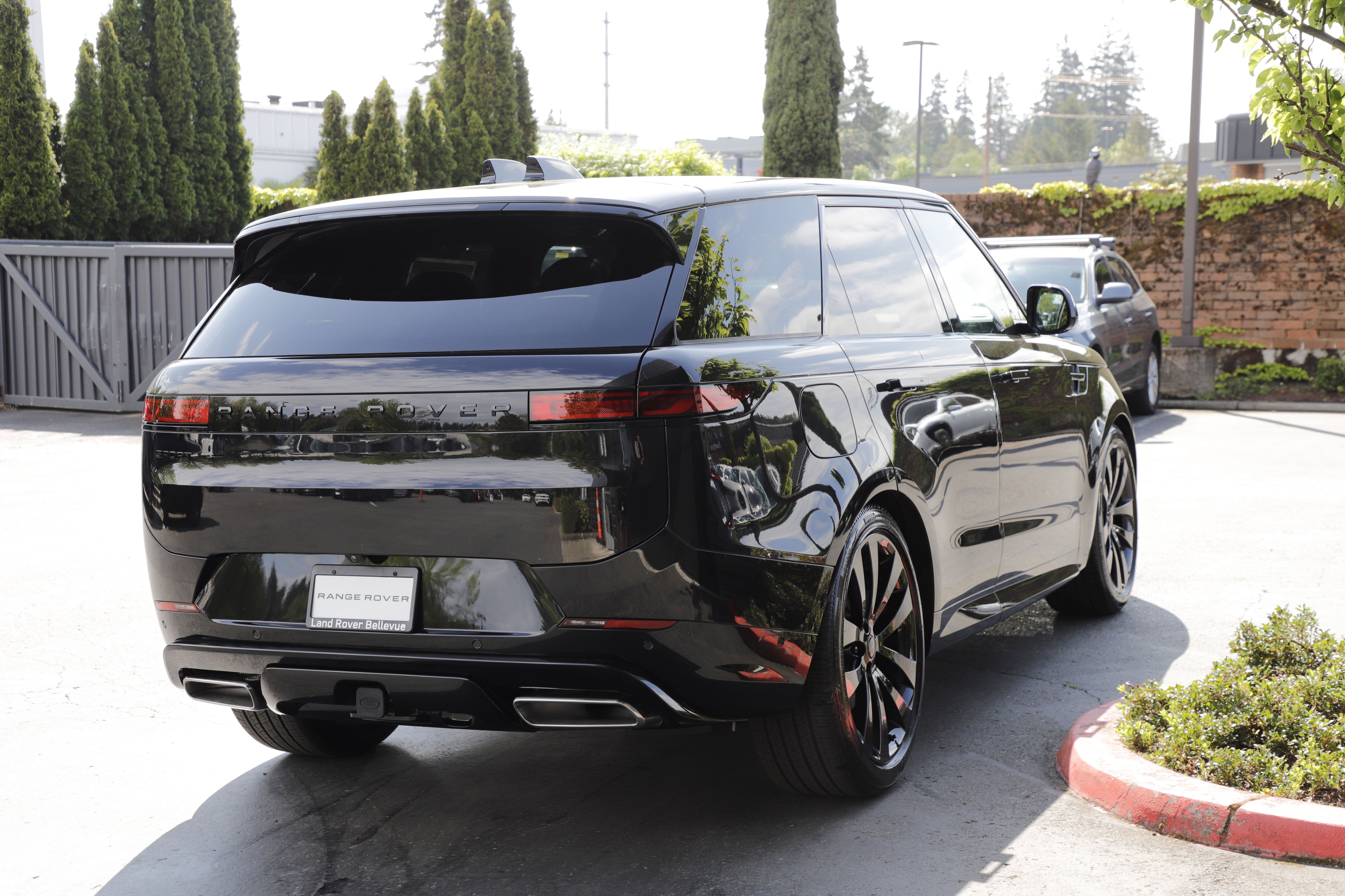 New 2026 Land Rover Range Rover Sport Dynamic SE AWD/4WD image 10