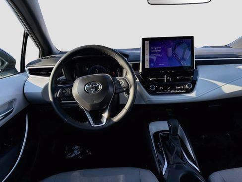 Used 2025 Toyota Corolla SE w/ SE Premium Package FWD image 20