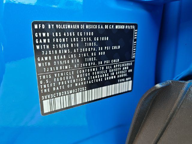 Used 2025 Volkswagen Taos SE FWD image 25