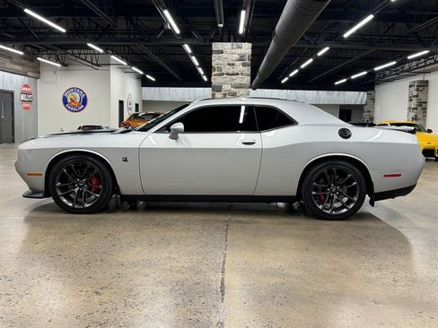 Used 2021 Dodge Challenger R/T Scat Pack w/ Shaker Package RWD image 4