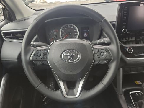 Certified 2022 Toyota Corolla Cross LE image 21