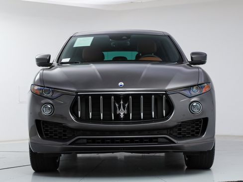 Certified 2023 Maserati Levante GT AWD/4WD image 7