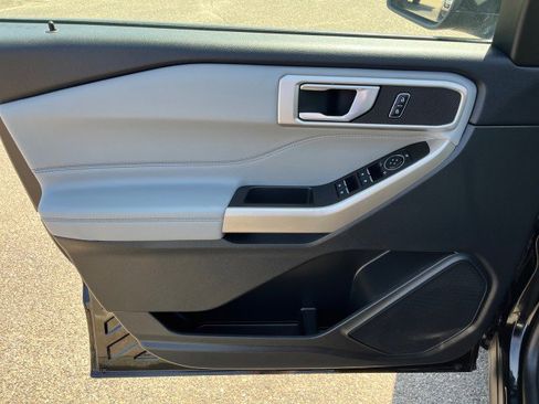 Used 2023 Ford Explorer XLT w/ Equipment Group 202A image 13