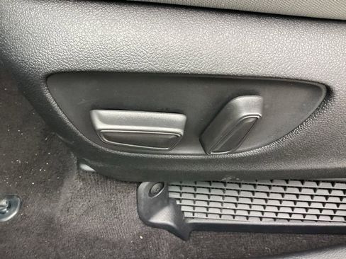 Used 2025 Toyota Sienna LE image 15