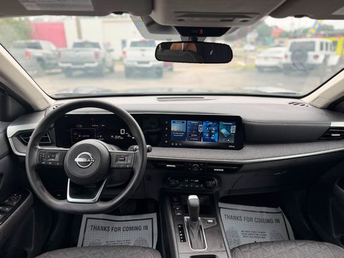 Used 2026 Nissan Kicks SV FWD image 18