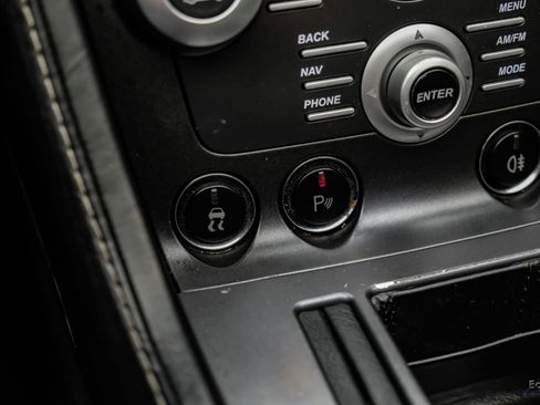 Used 2009 Aston Martin V8 Vantage Convertible image 73