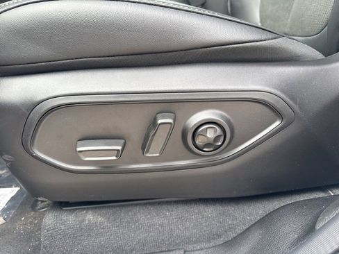 New 2025 Jeep Grand Cherokee L Altitude image 10