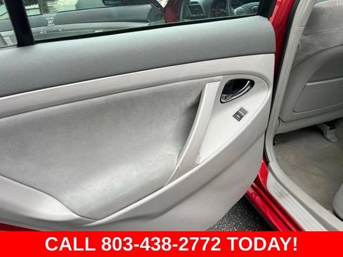 Used 2011 Toyota Camry LE FWD image 11