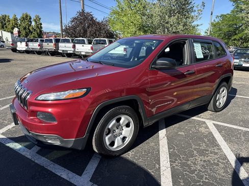 Used 2014 Jeep Cherokee Sport FWD image 2