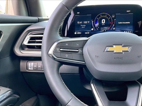 New 2026 Chevrolet Traverse LT w/ Driver Confidence Package AWD/4WD image 18