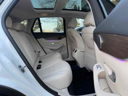 Used 2022 Mercedes-Benz GLC 300 w/ Premium Package Lite image 27