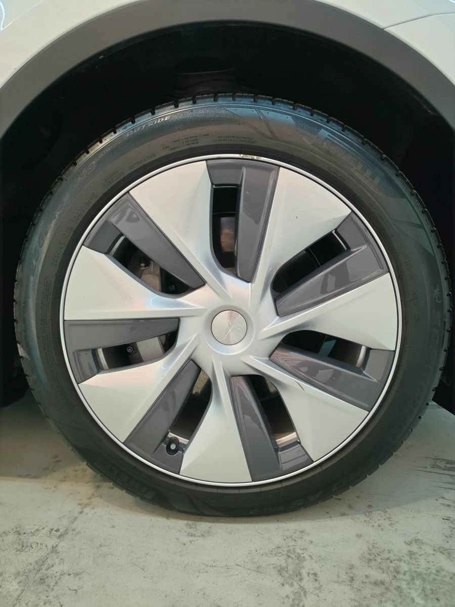 Used 2024 Tesla Model Y Long Range AWD/4WD image 10