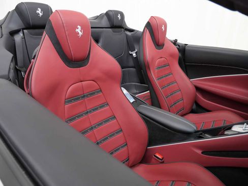 Certified 2025 Ferrari Roma Spider image 14