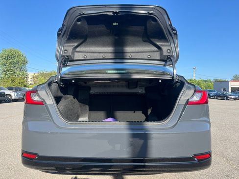 Used 2025 Toyota Camry XLE image 19