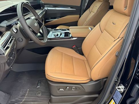 New 2026 Cadillac Escalade ESV Luxury w/ Touring Package AWD/4WD image 10