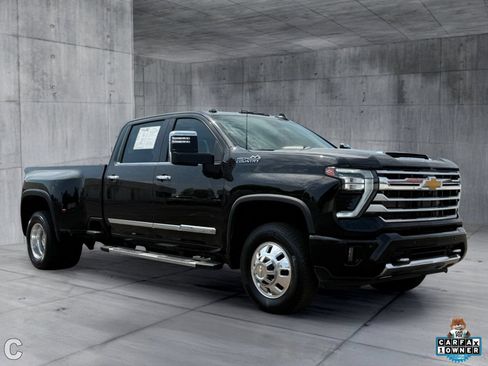 Used 2024 Chevrolet Silverado 3500 High Country w/ High Country Premium Package AWD/4WD image 9