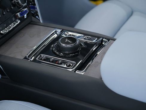 Used 2025 Rolls-Royce Cullinan AWD/4WD image 24