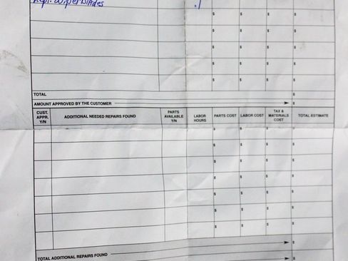 Used 2023 GMC Acadia SLE w/ Driver Convenience Package image 4