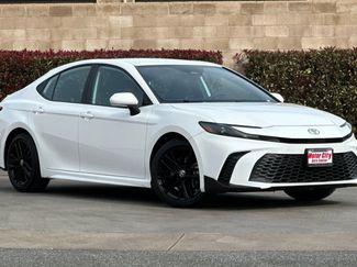 Used 2025 Toyota Camry SE video 2