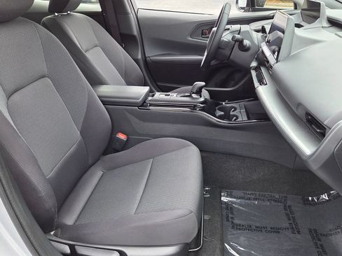 Used 2025 Toyota Prius LE FWD image 14