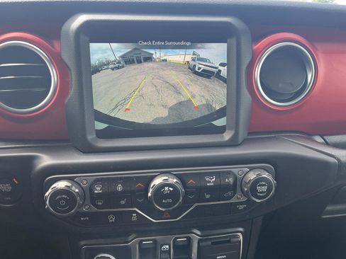 Used 2022 Jeep Wrangler Unlimited Rubicon w/ Cold Weather Group image 26