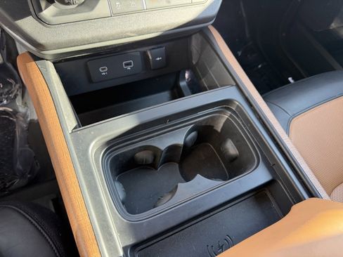 Used 2020 Land Rover Defender 110 X image 24