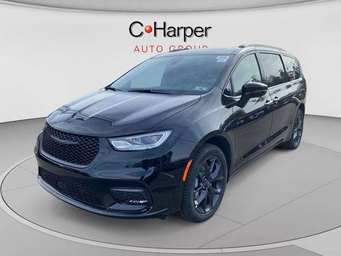 New 2026 Chrysler Pacifica Limited w/ S Appearance Package AWD/4WD image 7